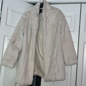 EXPRESS COZY FAUX FUR COAT WHITE/ CREAM